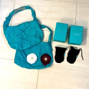 Set of 2 Tieks packaging